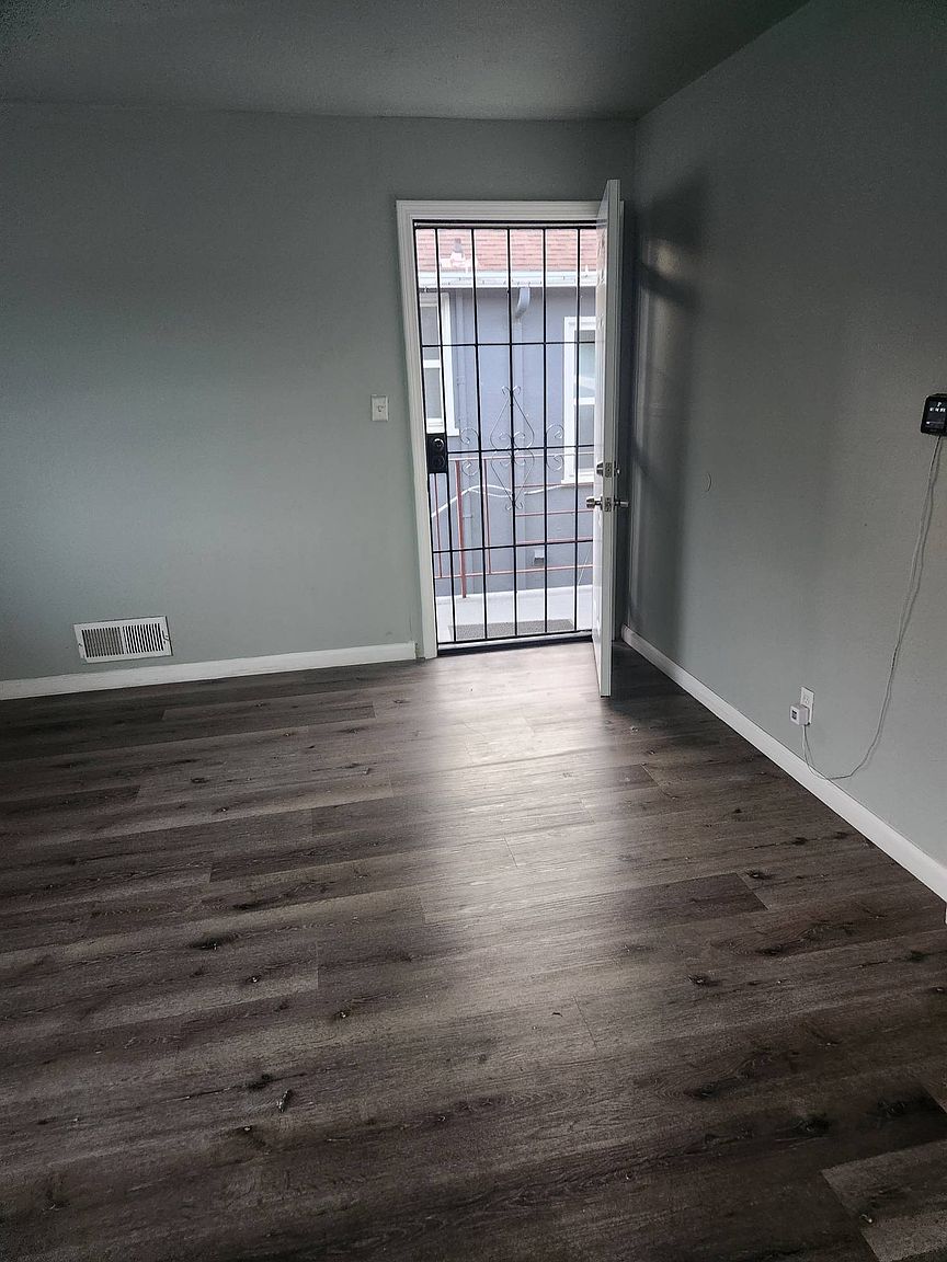 2015 82nd Ave photo 3
