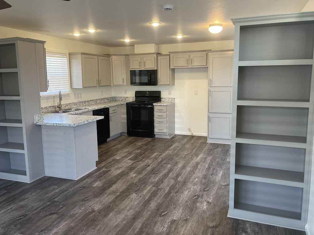 11411 N 91st Ave Lot 147 photo 4