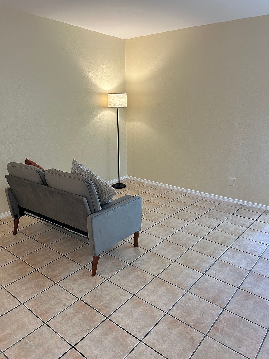 1137 Florida St photo 5