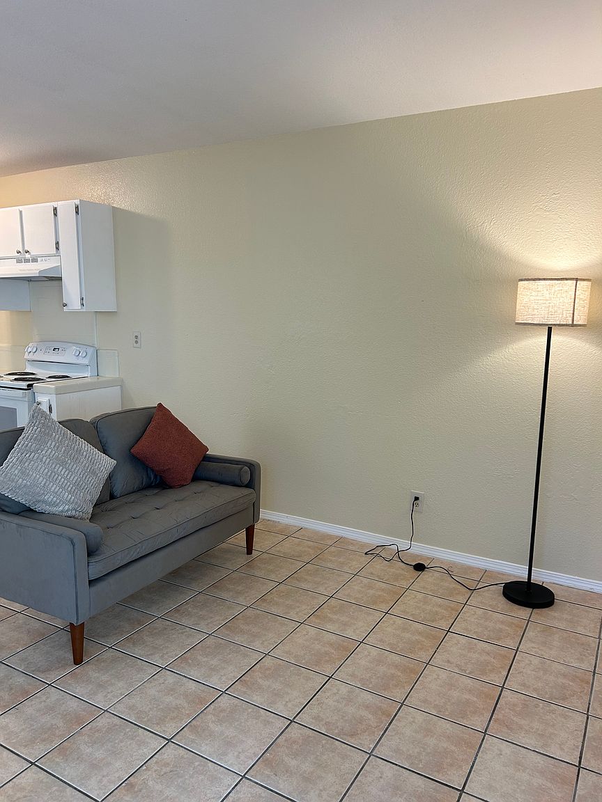 1137 Florida St photo 4
