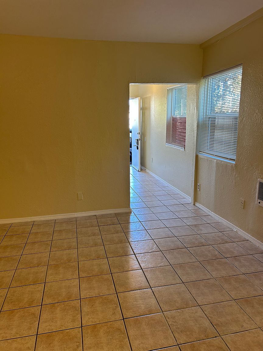 1137 Florida St photo 2