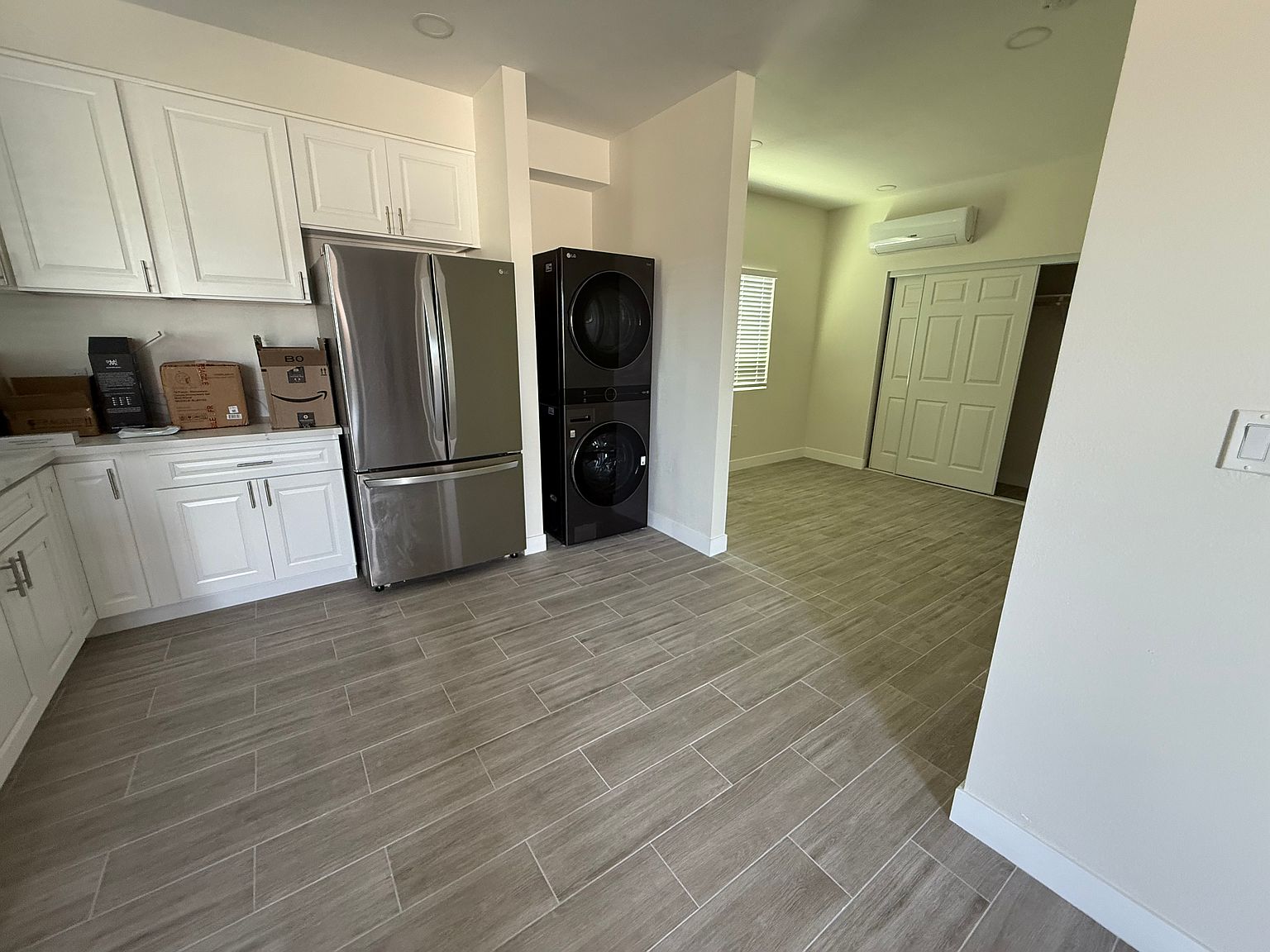 3069 Melbourne Dr photo 2