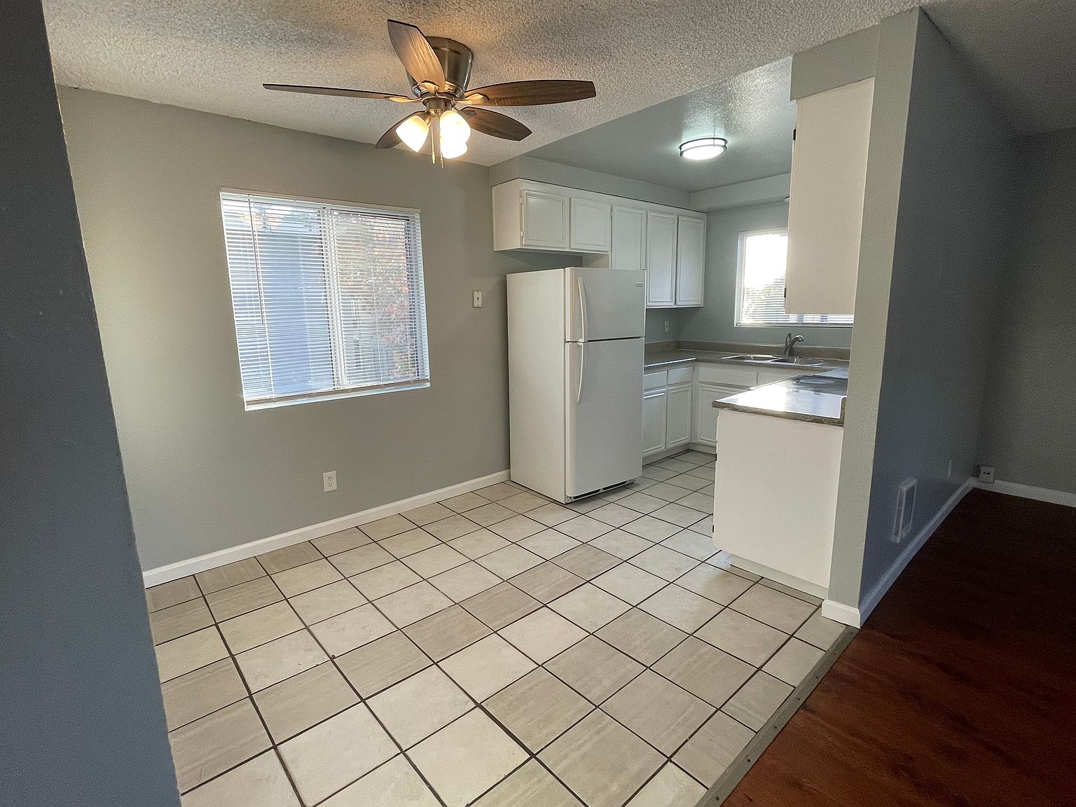 5347 Groveland Dr photo 3