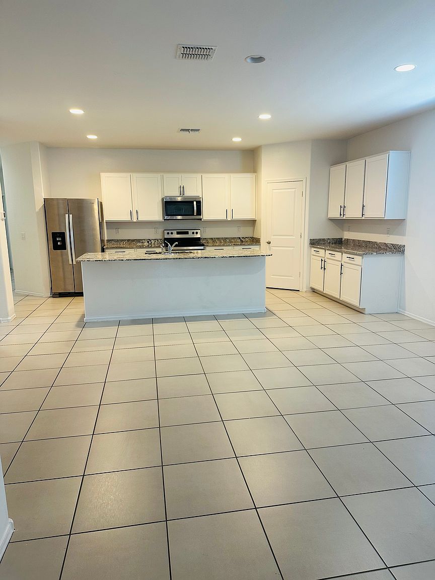 4628 S 104th Gln photo 5
