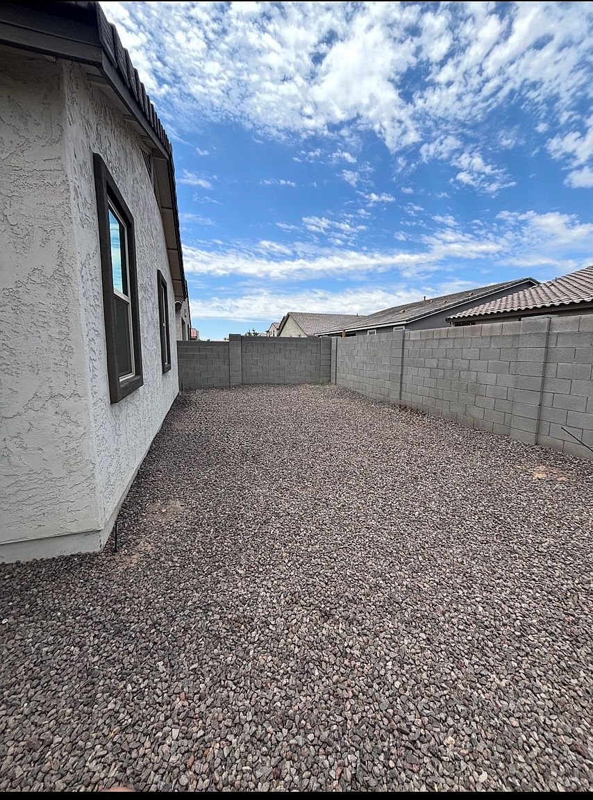 10958 W Taylor St photo 4