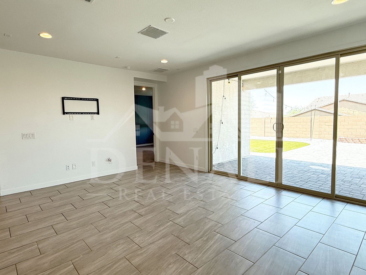 1636 W Estes Way Phoenix, AZ 85041 photo 4