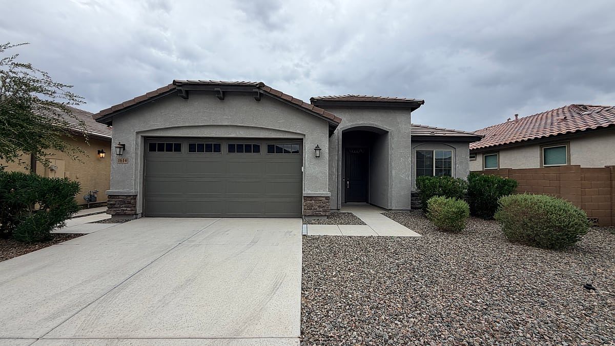 1614 W Corral Rd Phoenix, AZ 85041 photo 2