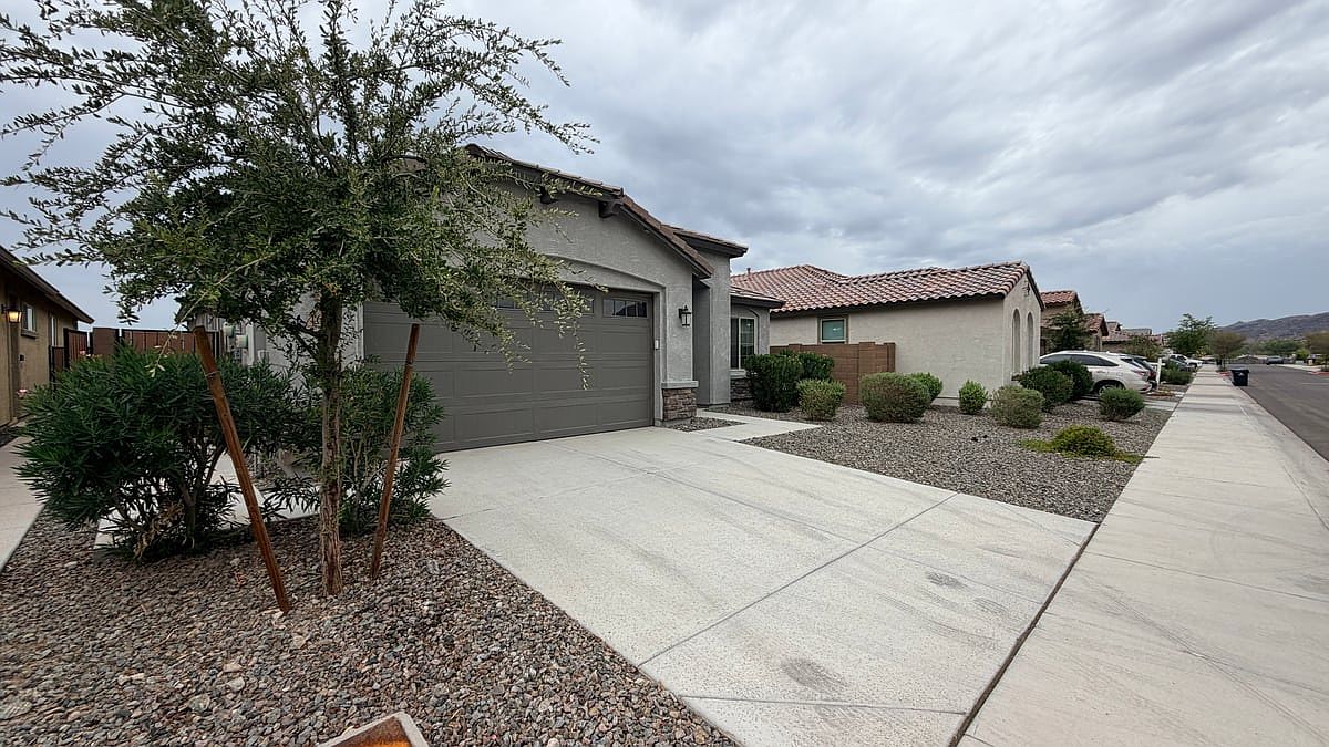 1614 W Corral Rd Phoenix, AZ 85041 photo 3