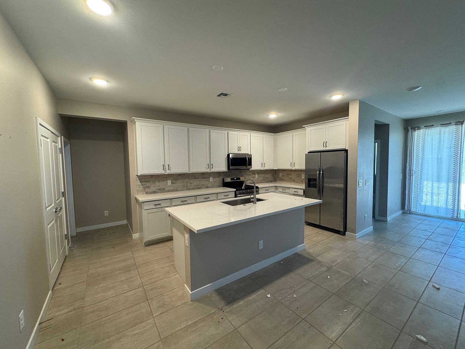 17016 W Cavedale Dr Surprise, AZ 85387 photo 4