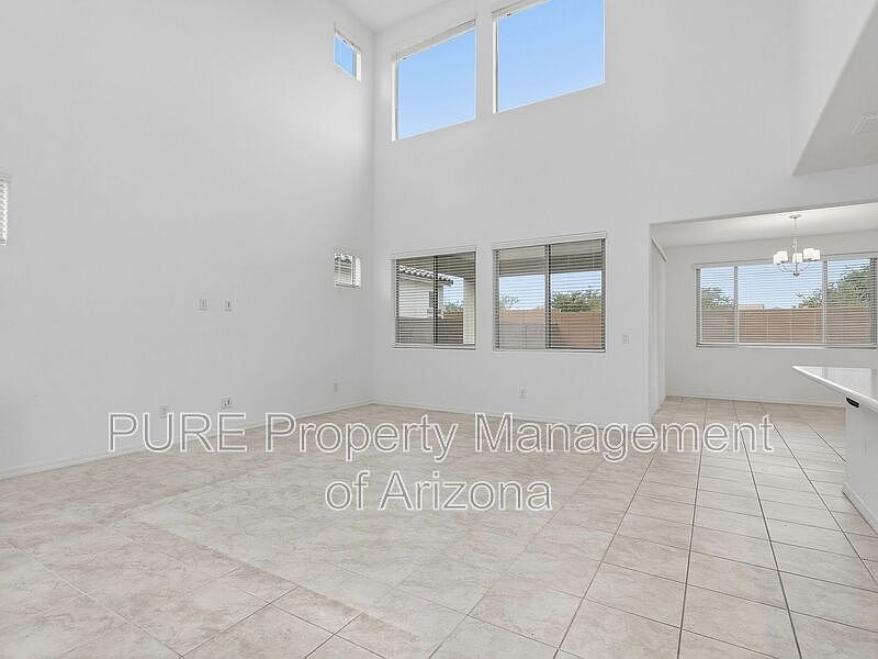 5177 N 87th Dr Glendale, AZ 85305 photo 3