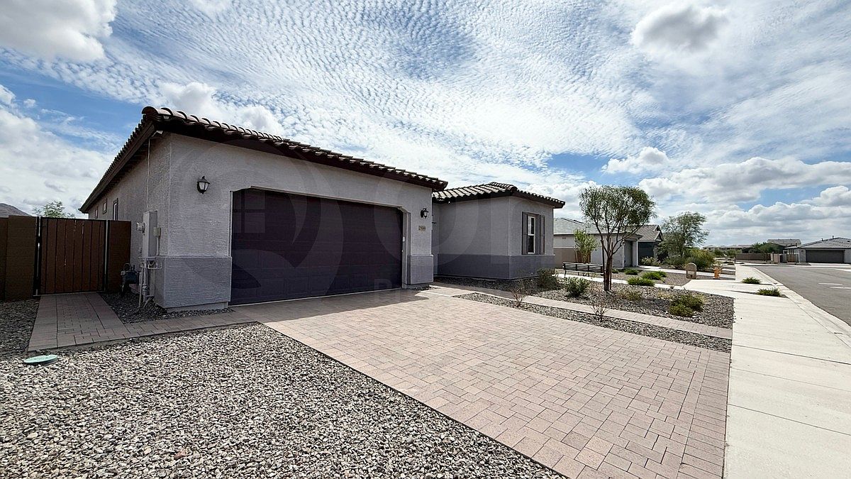 25589 N 76th Ln photo 2