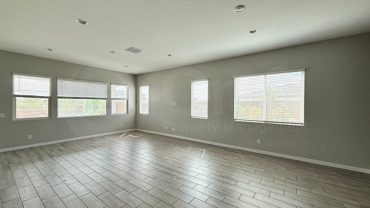 25589 N 76th Ln photo 3