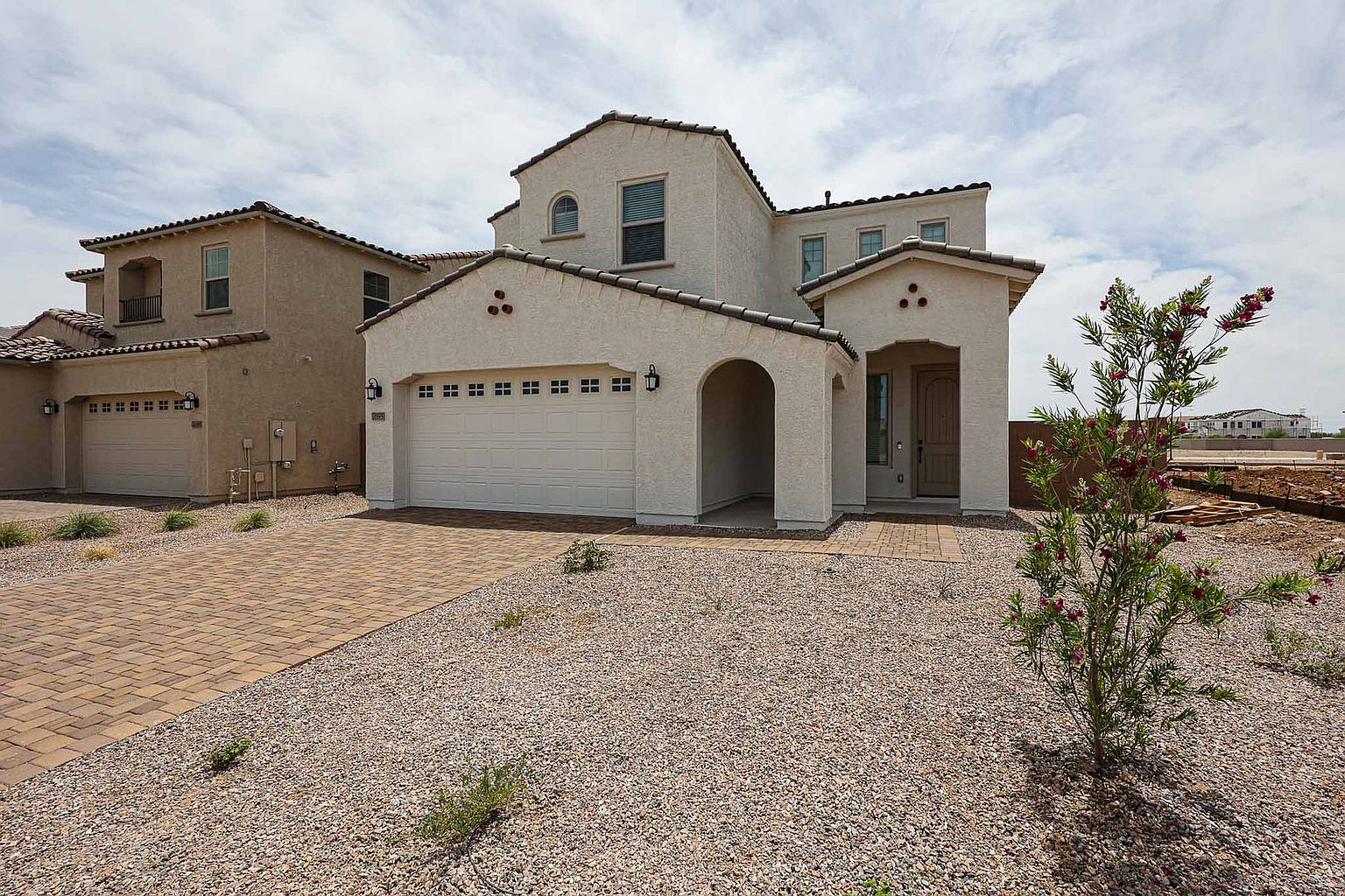 7695 W Smoketree Dr Peoria, AZ 85383 photo 2