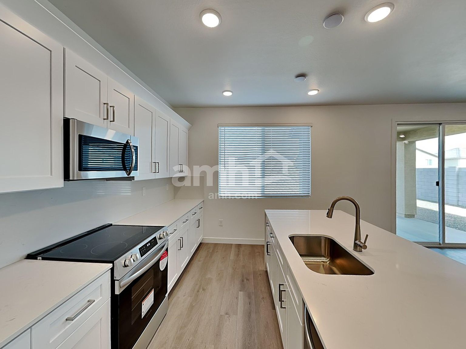 12638 W Flynn Ln photo 4