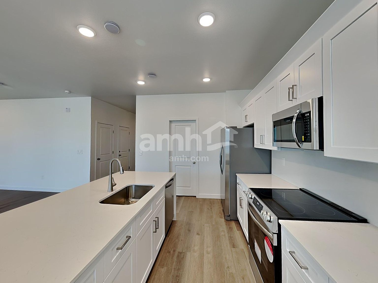 12638 W Flynn Ln photo 3