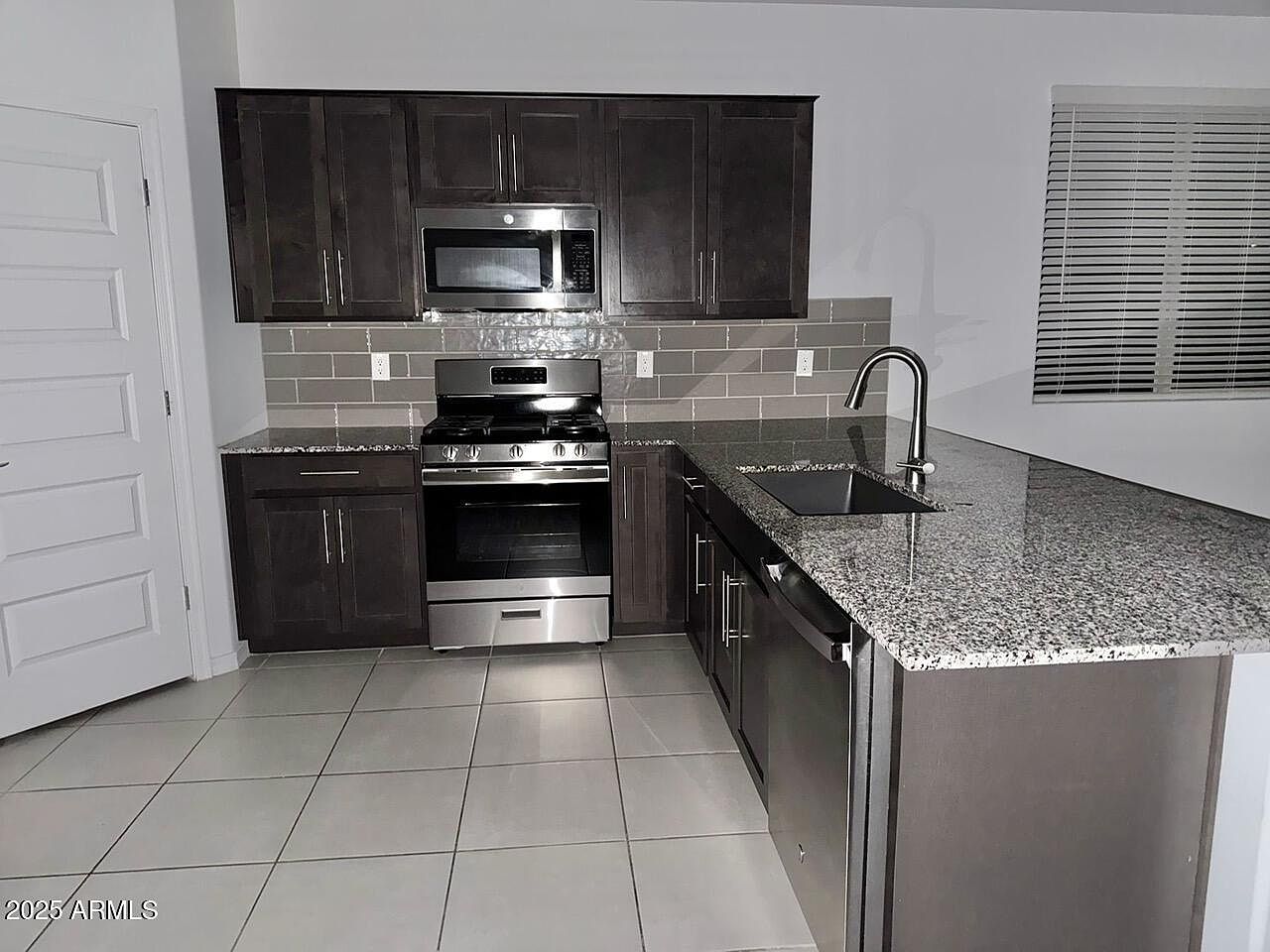 8905 W Orange Dr Glendale, AZ 85305 photo 4