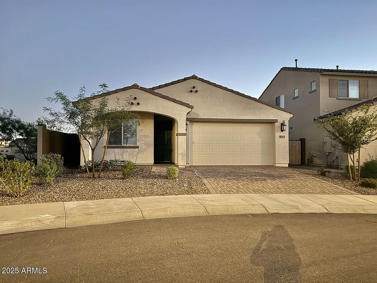 8905 W Orange Dr Glendale, AZ 85305 photo 2