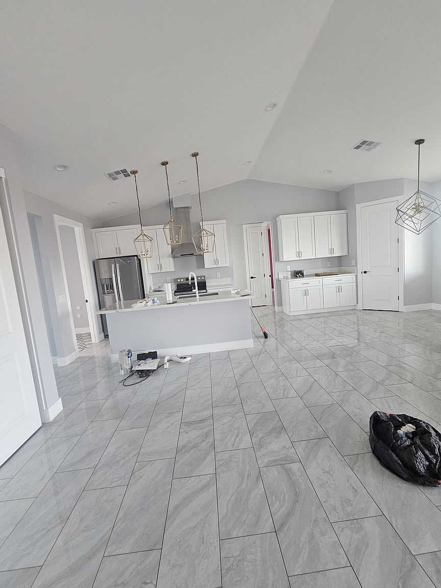 37753 W Pierce St photo 3