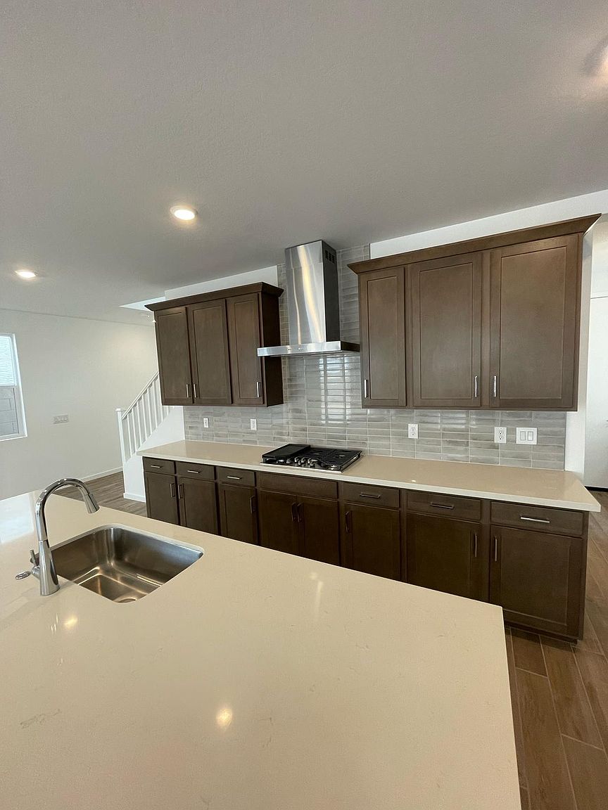 2449 W Rowel Rd photo 3