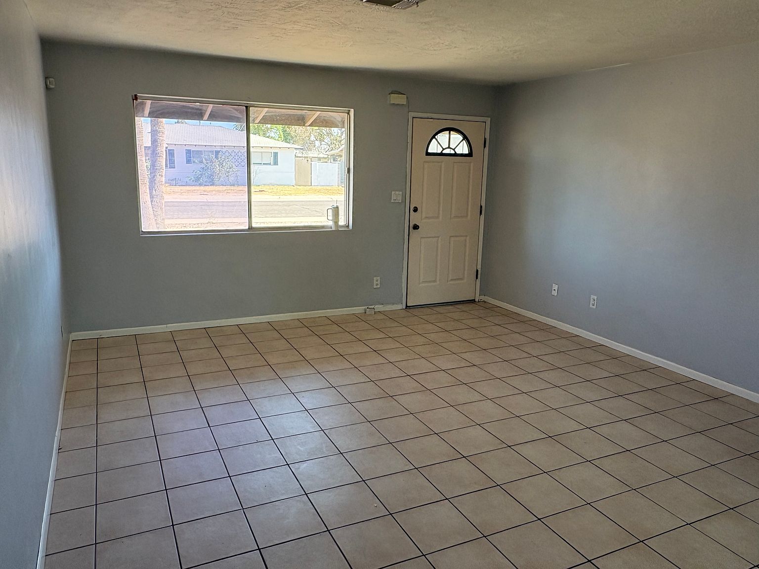 1208 W Laird St photo 3