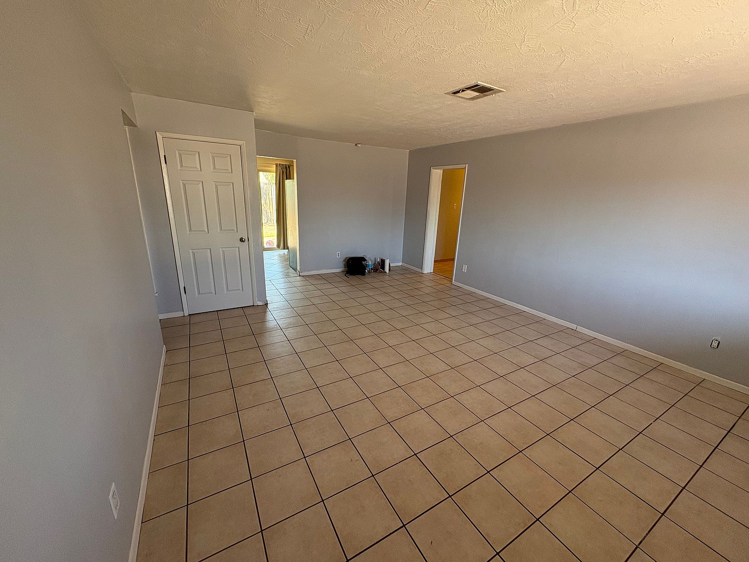 1208 W Laird St photo 5