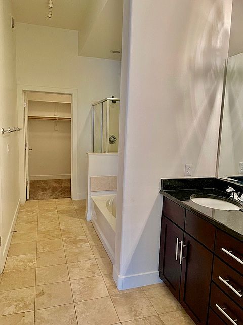 945 E Playa Del Norte Dr photo 4
