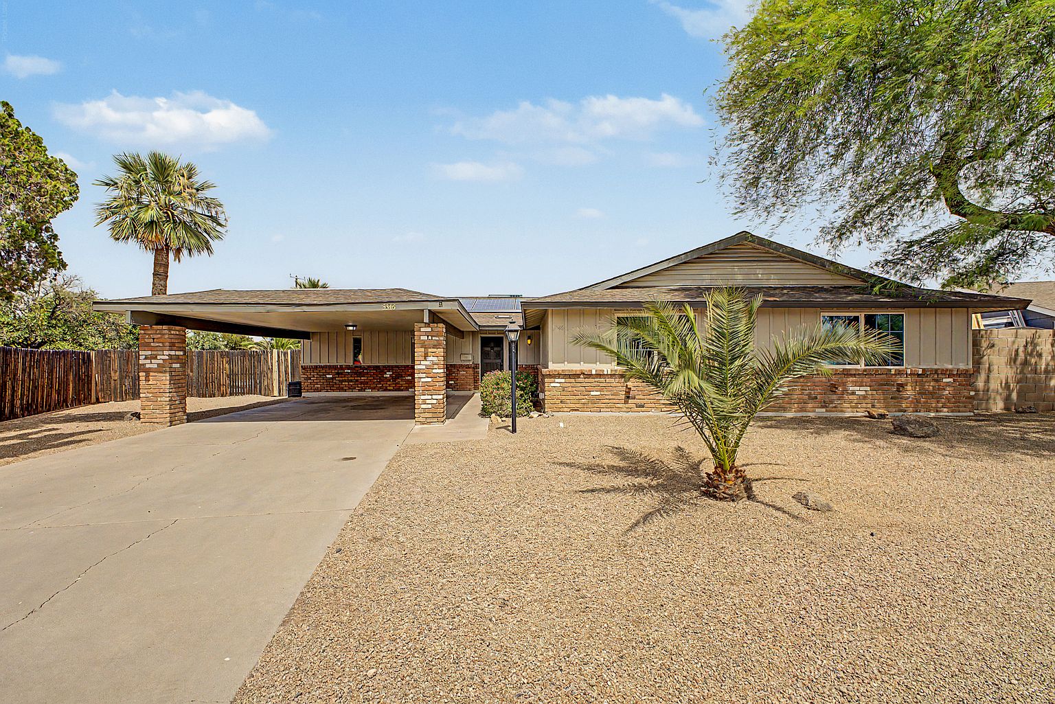 3346 E Cochise Rd Phoenix, AZ 85028 photo 2