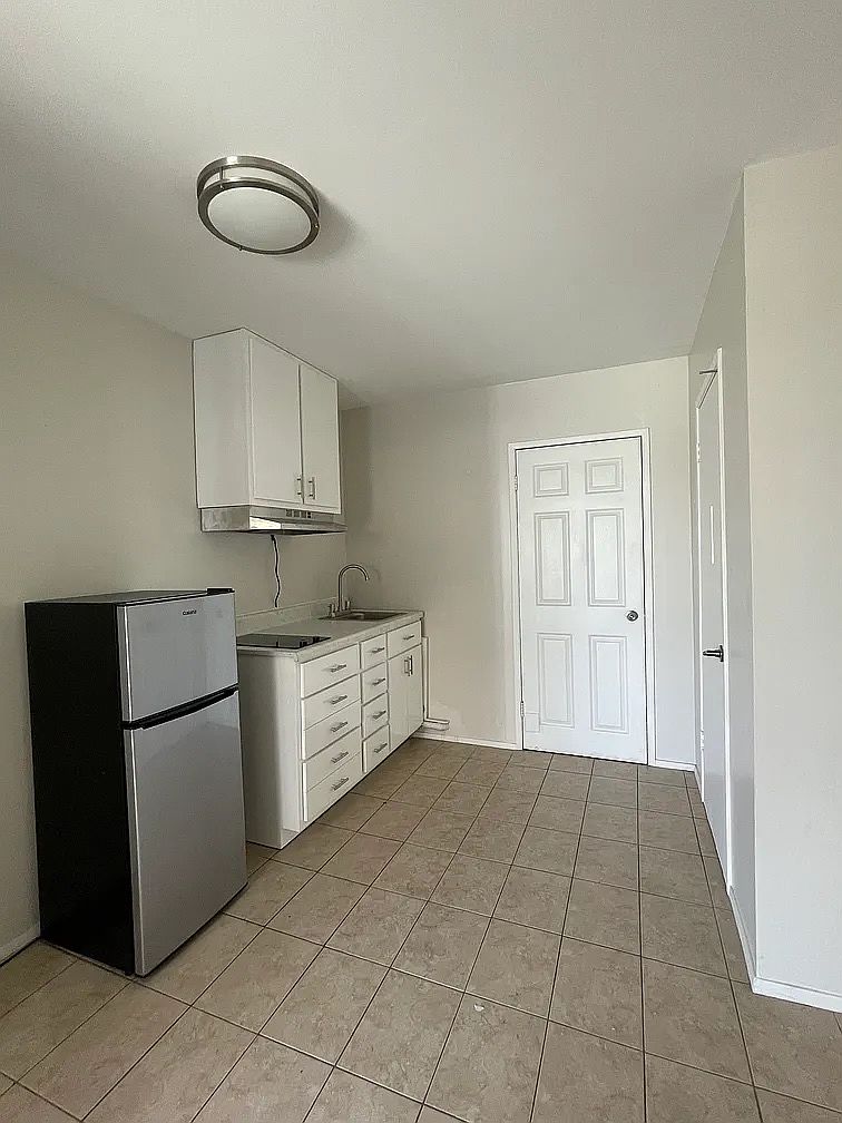 141 E Prospect St photo 5