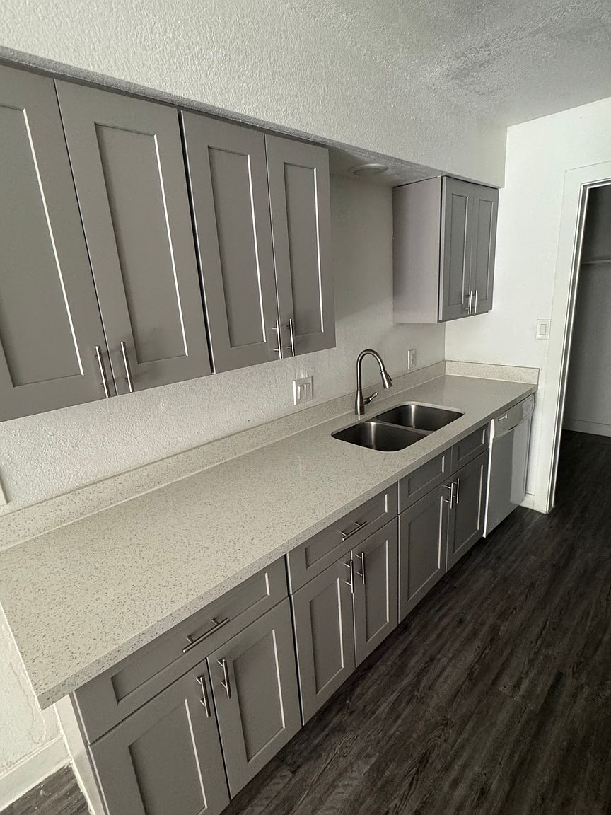 35 W Inglewood St photo 2