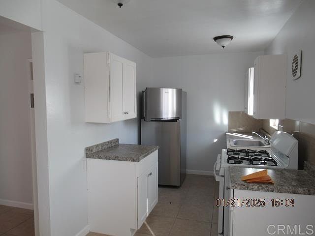 580 Glover Ave photo 4