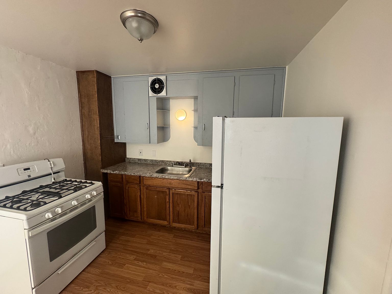 1033 Estudillo St photo 3