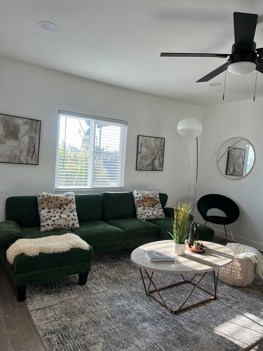 3438 Martin Ave photo 4