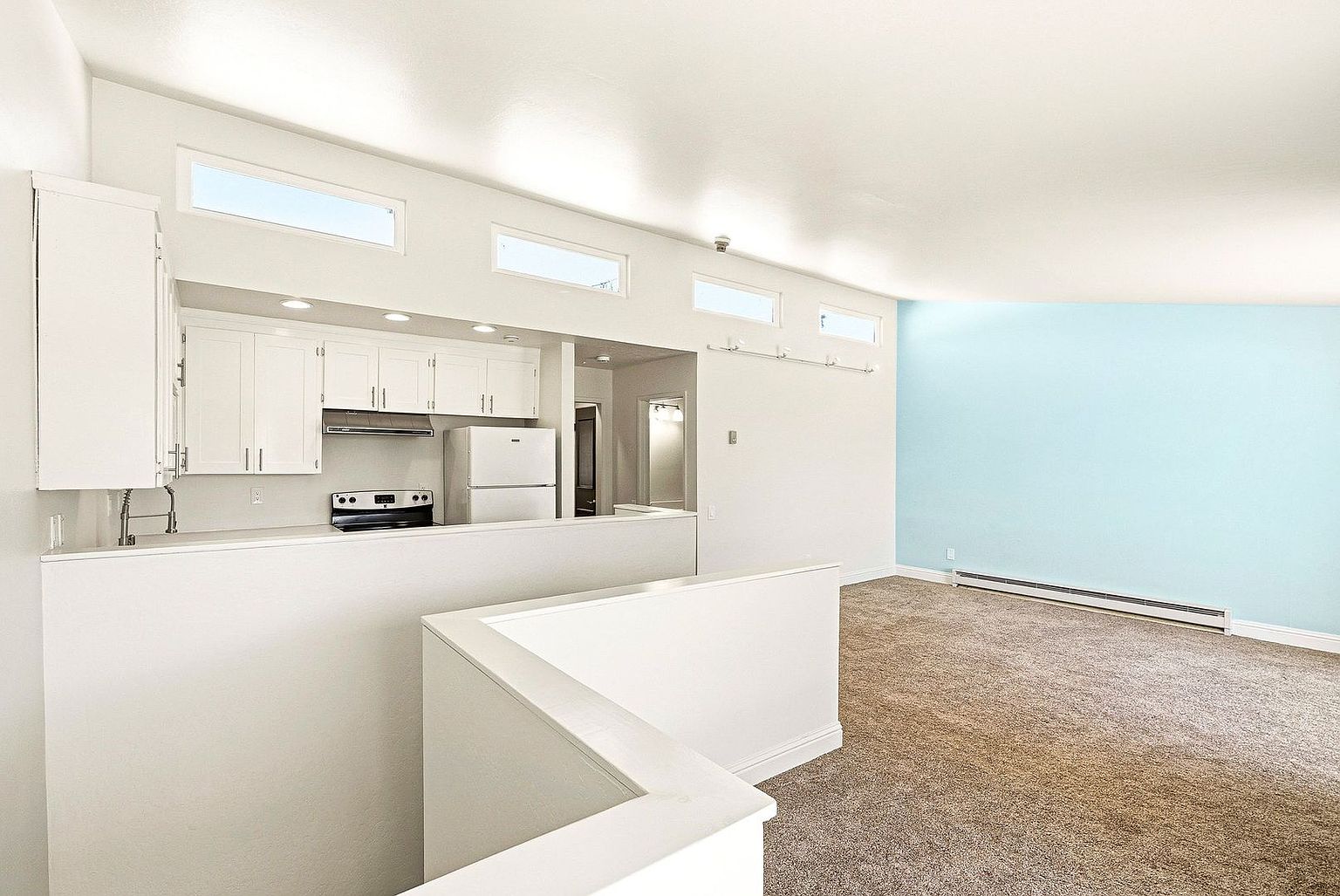 308 Estrella Ave photo 4