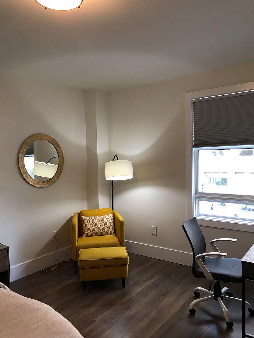 San Pedro Square Apartments photo 4