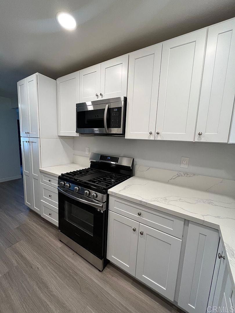333 Lansing Cir photo 2
