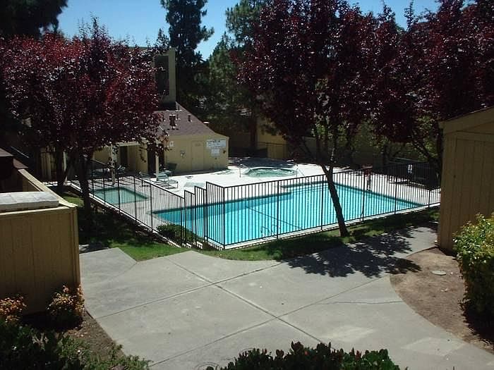 1333 N Camino Alto Dr photo 4