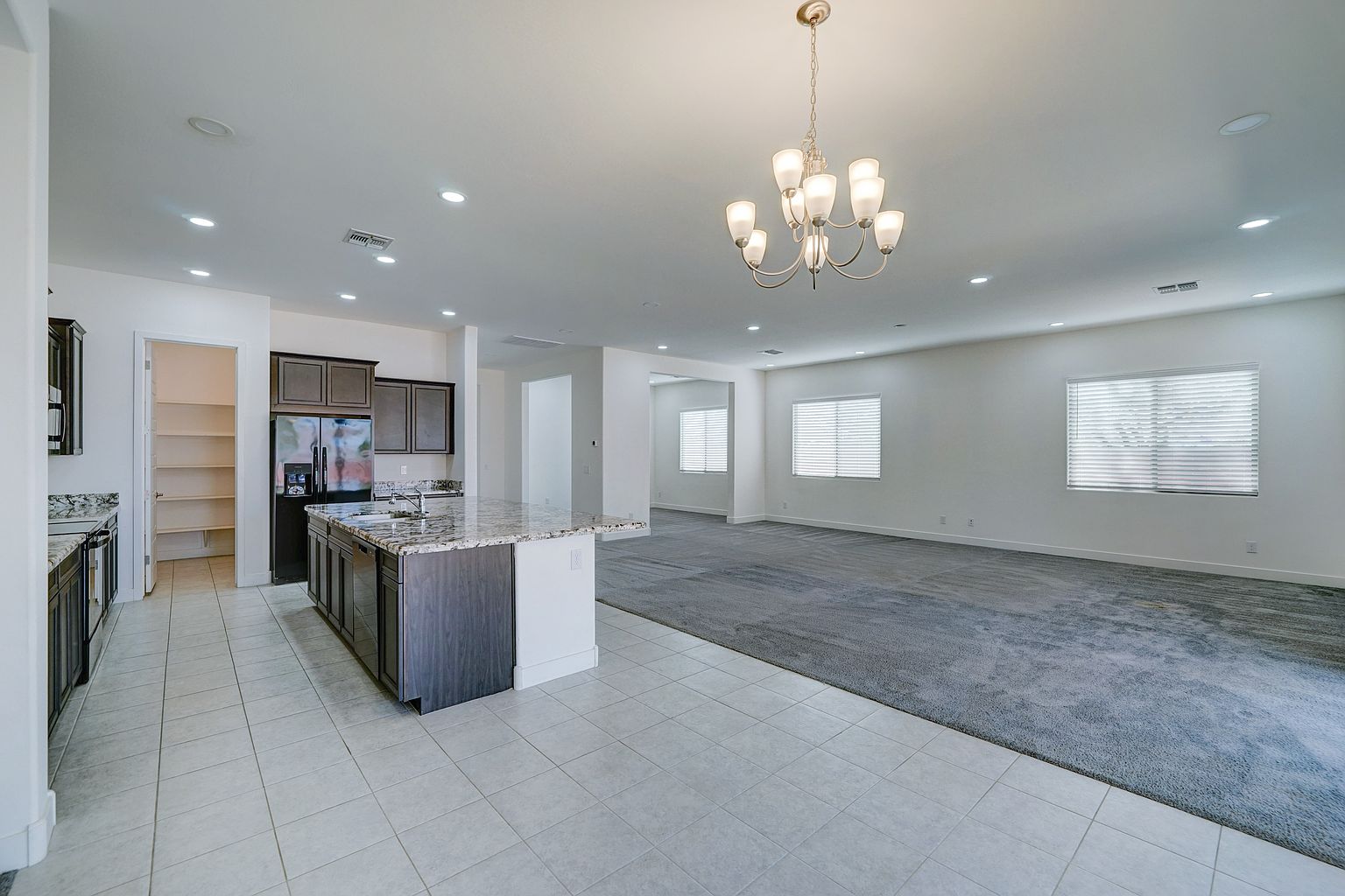 13533 N 146th Ln photo 4