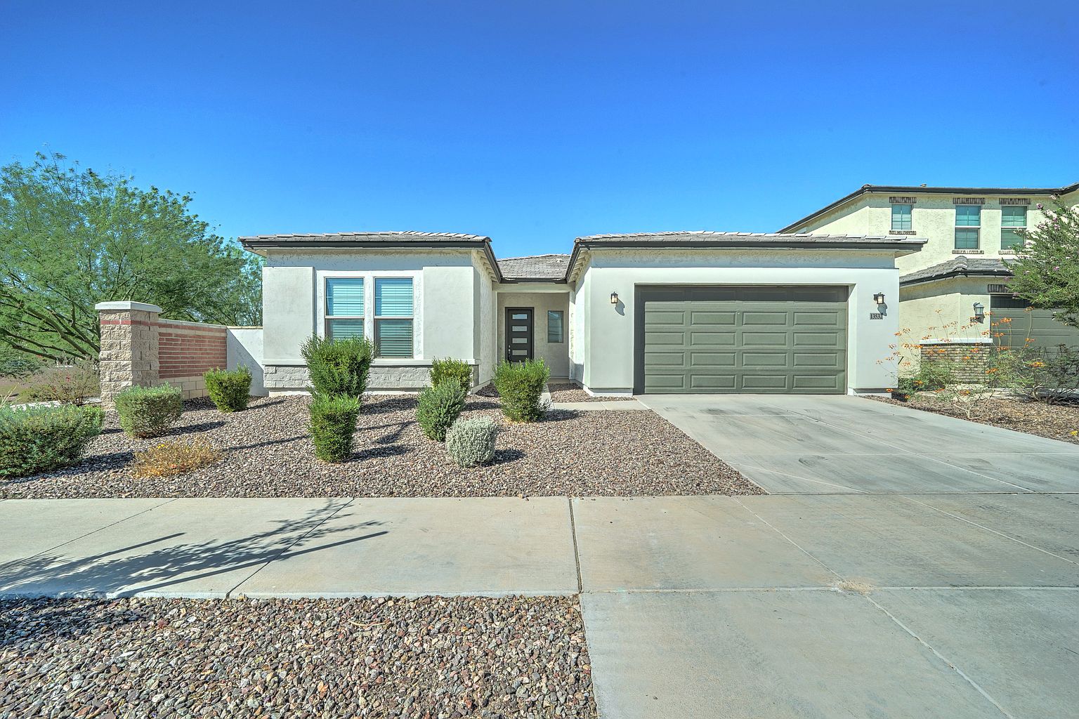 13533 N 146th Ln photo 3