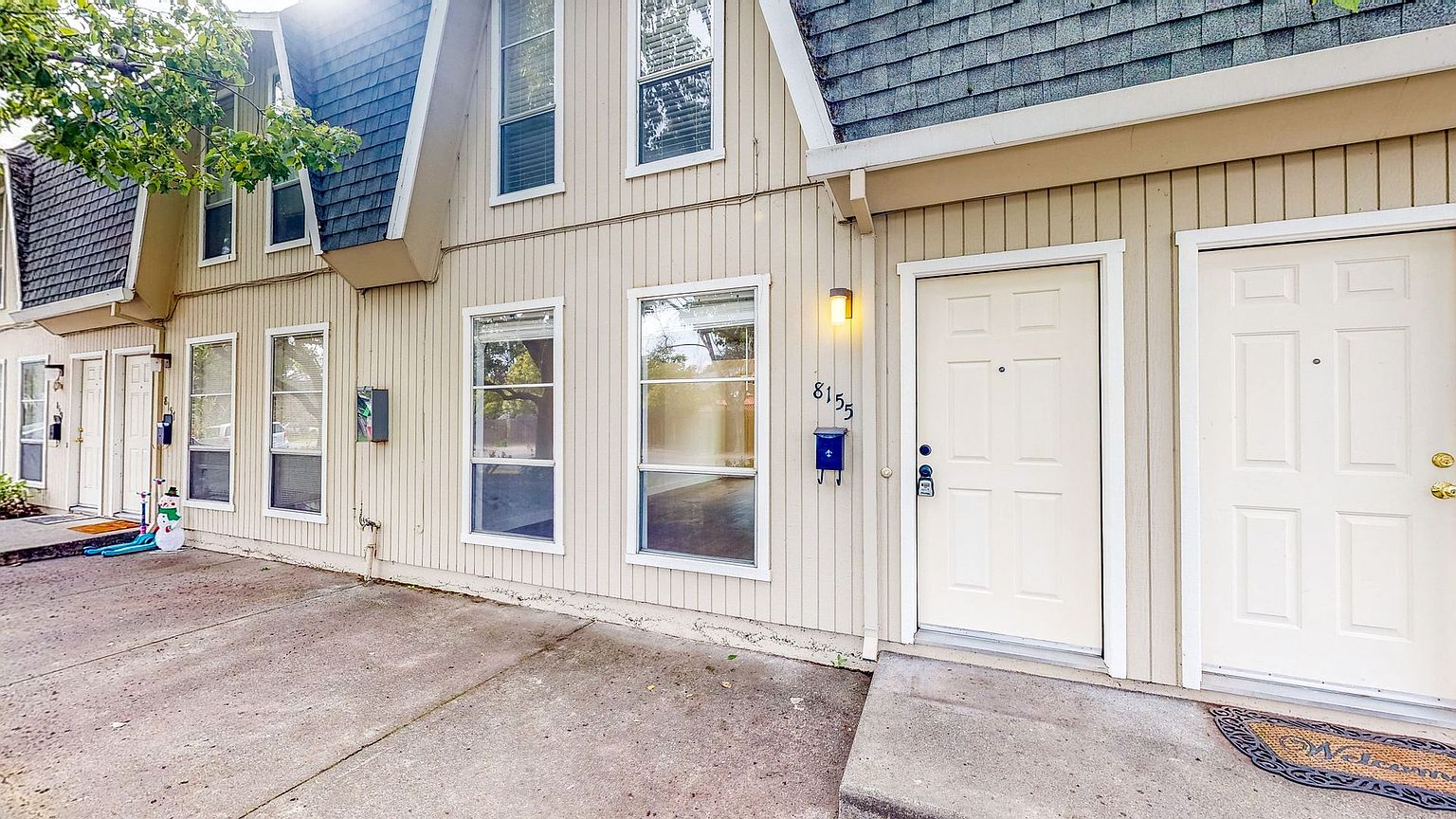 8155 photo 2