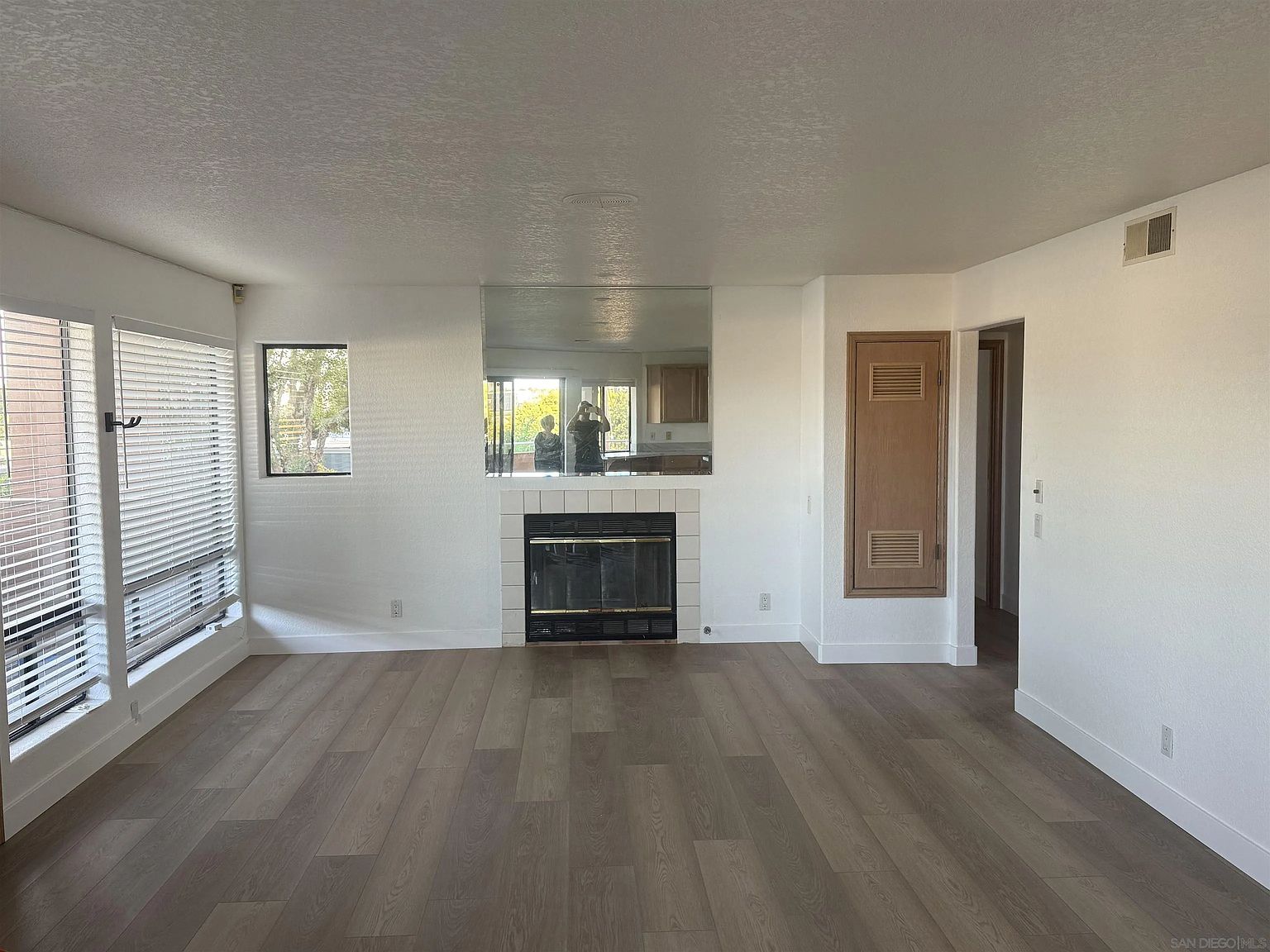 4766 Noyes St photo 2