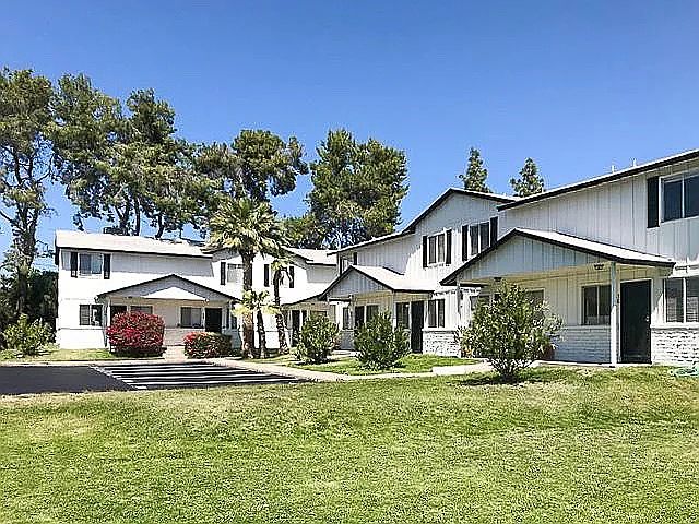 914 W Glendale Ave photo 2
