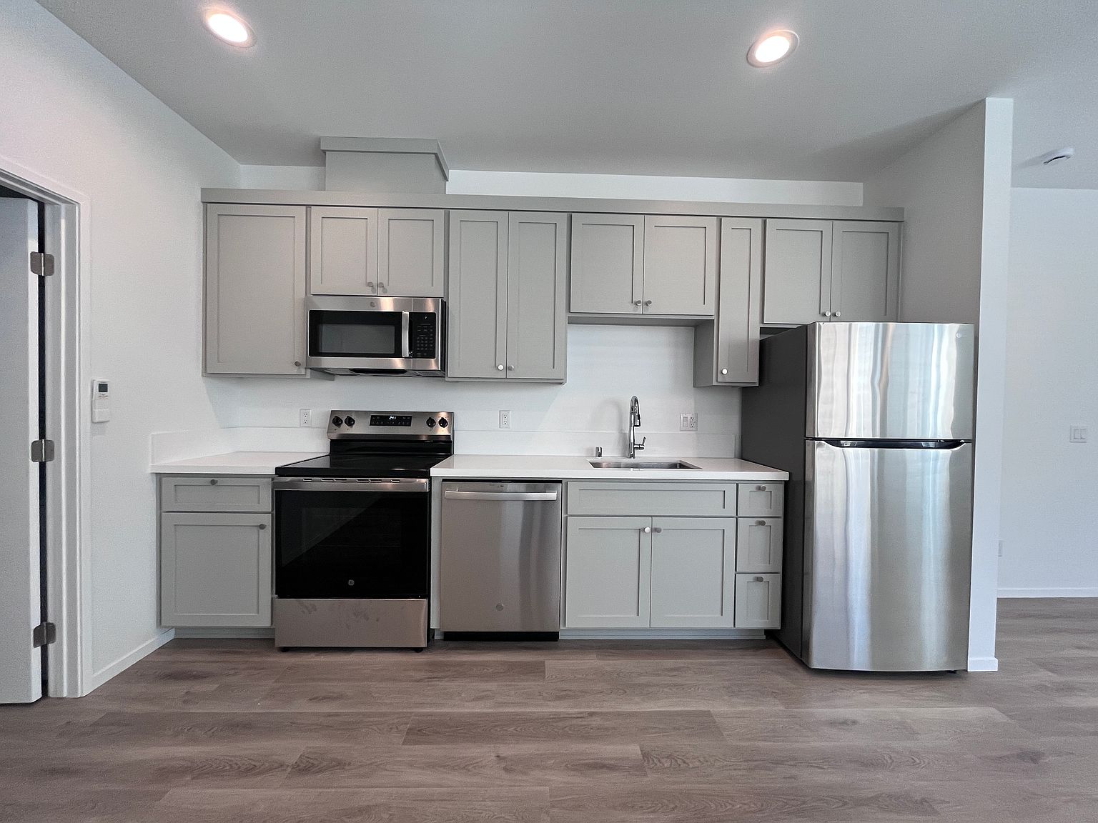1542 Grand Ave photo 5