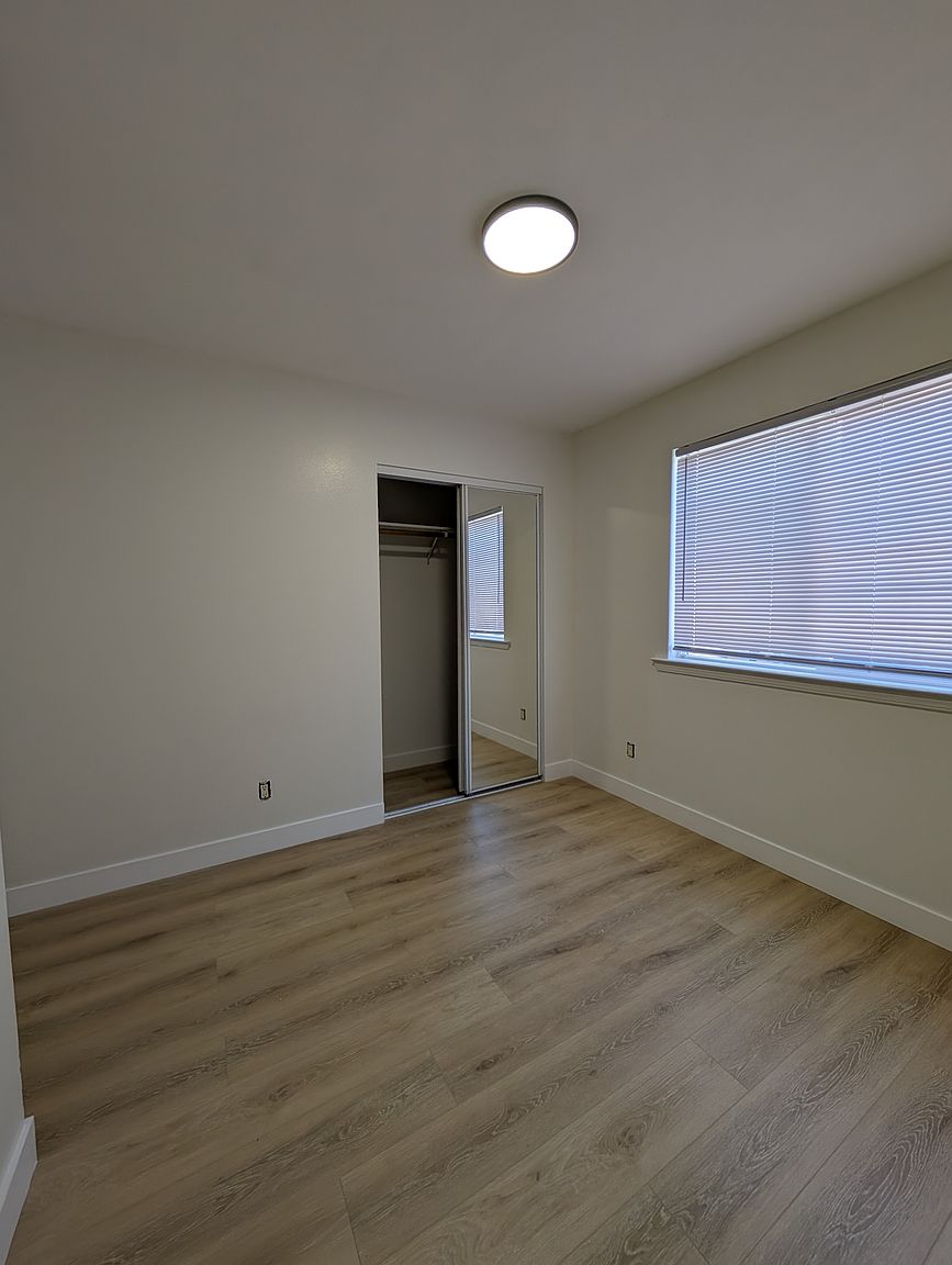 1811 Market Ave photo 5