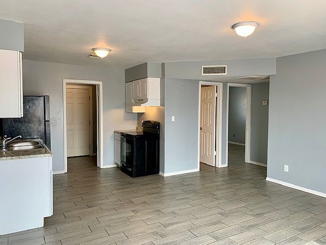 520 W 12th St photo 2
