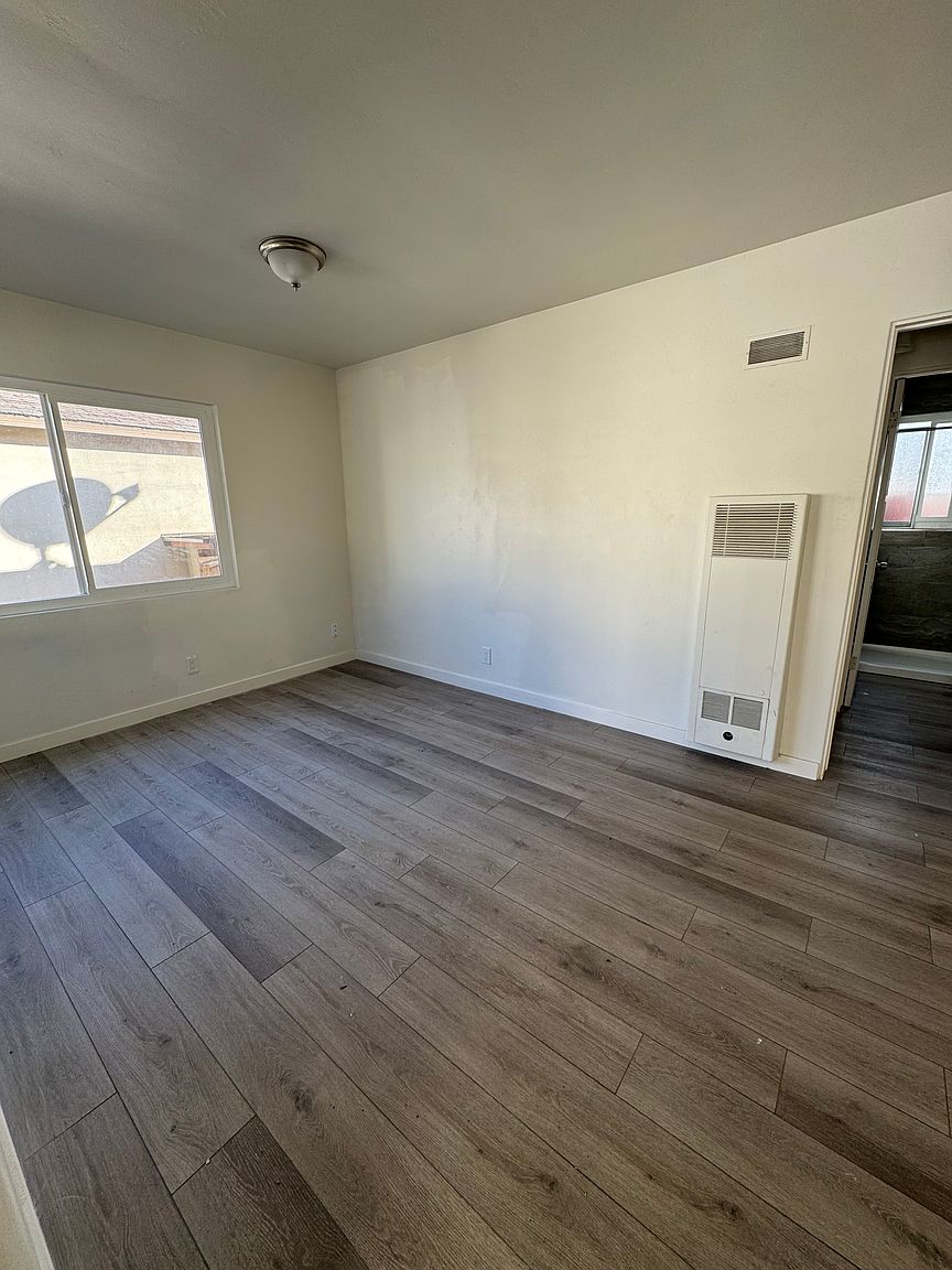 3246 Reynard Way photo 3