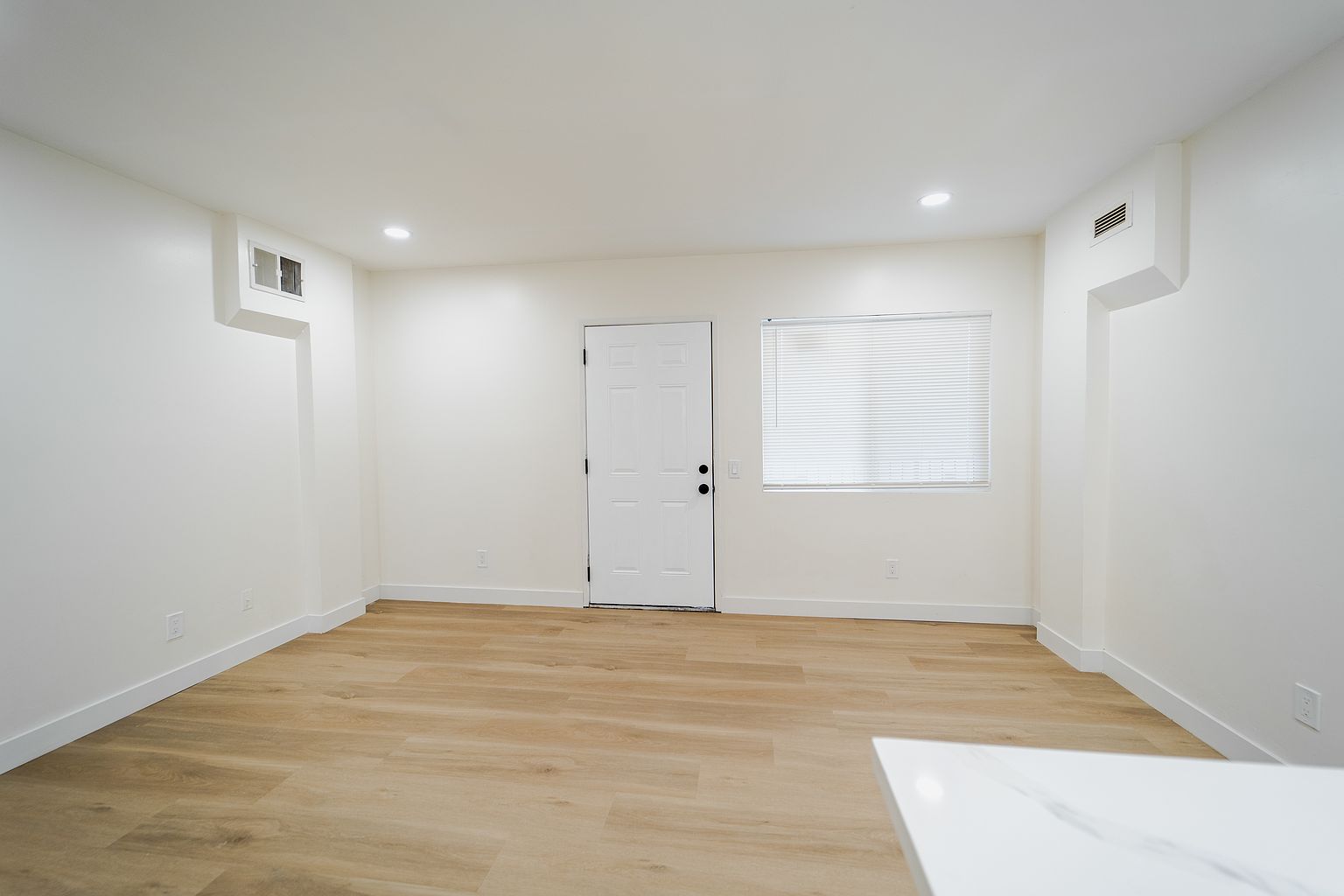 3681 Fairmount Ave photo 5