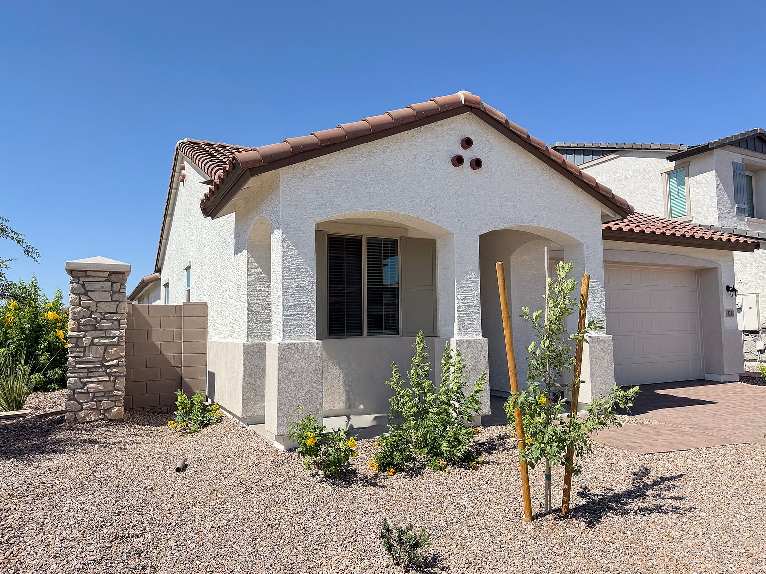 824 W Sparrow Dr photo 3