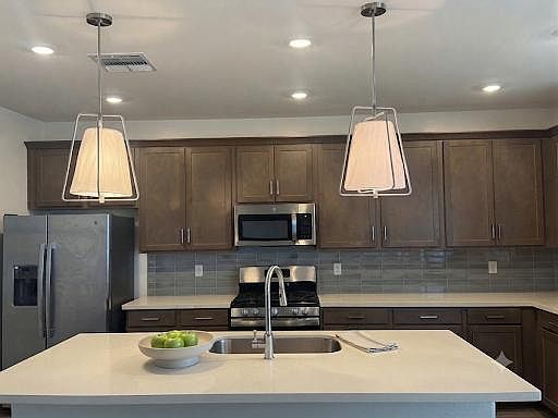 745 W Sparrow Dr Queen Creek, AZ 85140 photo 2