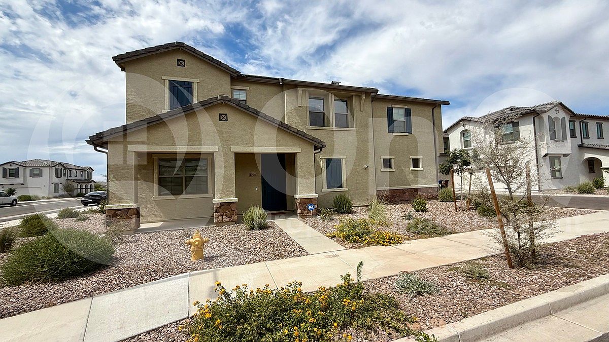 1220 W Sparrow Dr Queen Creek, AZ 85140 photo 2