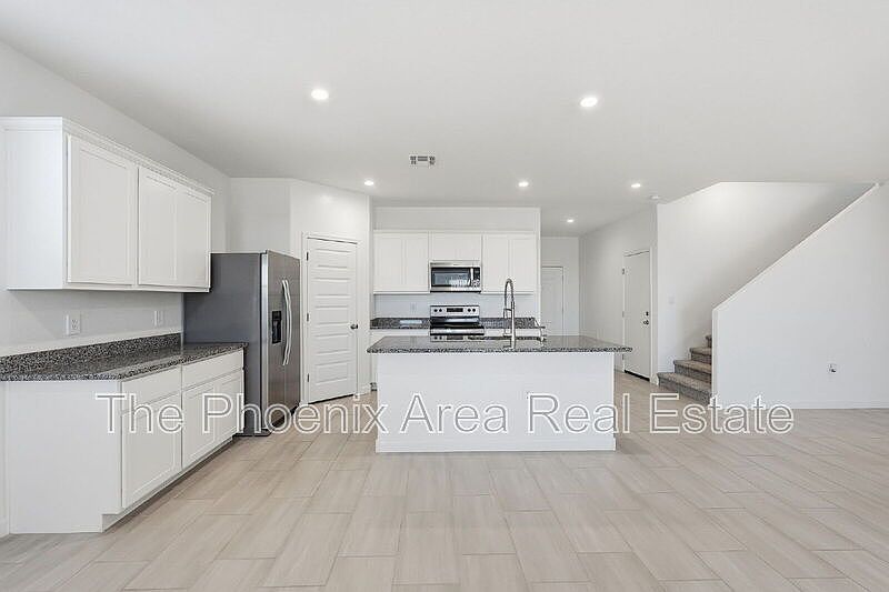 2761 W Seaver Ave Apache Junction, AZ 85120 photo 5